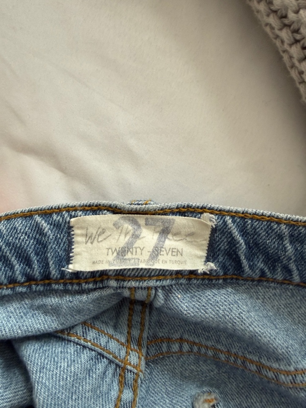 We The Free medium blue slit hem jeans (27) - Picture 4 of 7